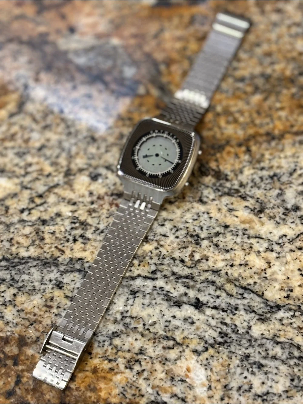 Rare 1979 Texas Instruments Starburst LCD Analog Watch